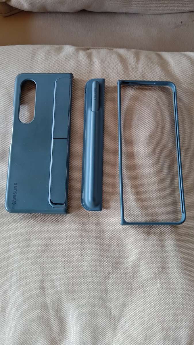 ORIGINAL SAMSUNG FOLD 4 PROTECTIVE POUCH, S-PEN AND TABLE STAND COMBO.