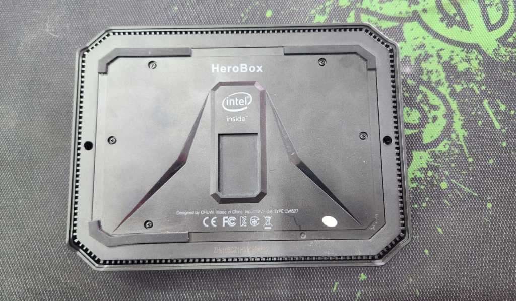 CHUWI HEROBOX, 8GB RAM,256GB SSD, MINI DESKTOP COMPUTER.