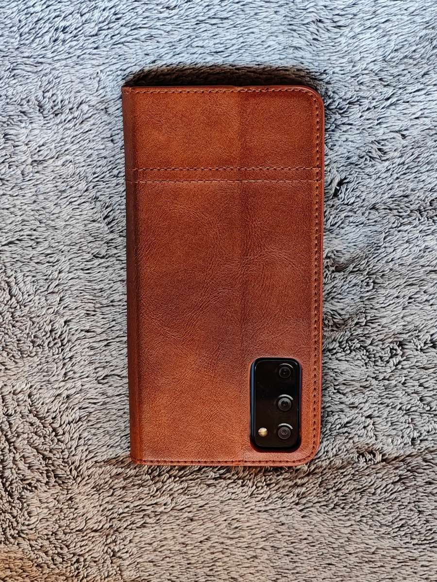 LATE ENTRY BARGAIN -  Samsung S20fe, PRESTINE  condition.