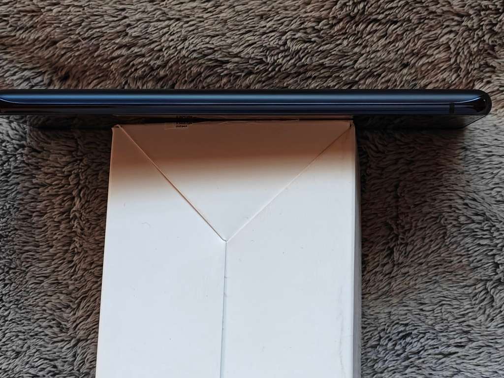 LATE ENTRY BARGAIN -  Samsung S20fe, PRESTINE  condition.