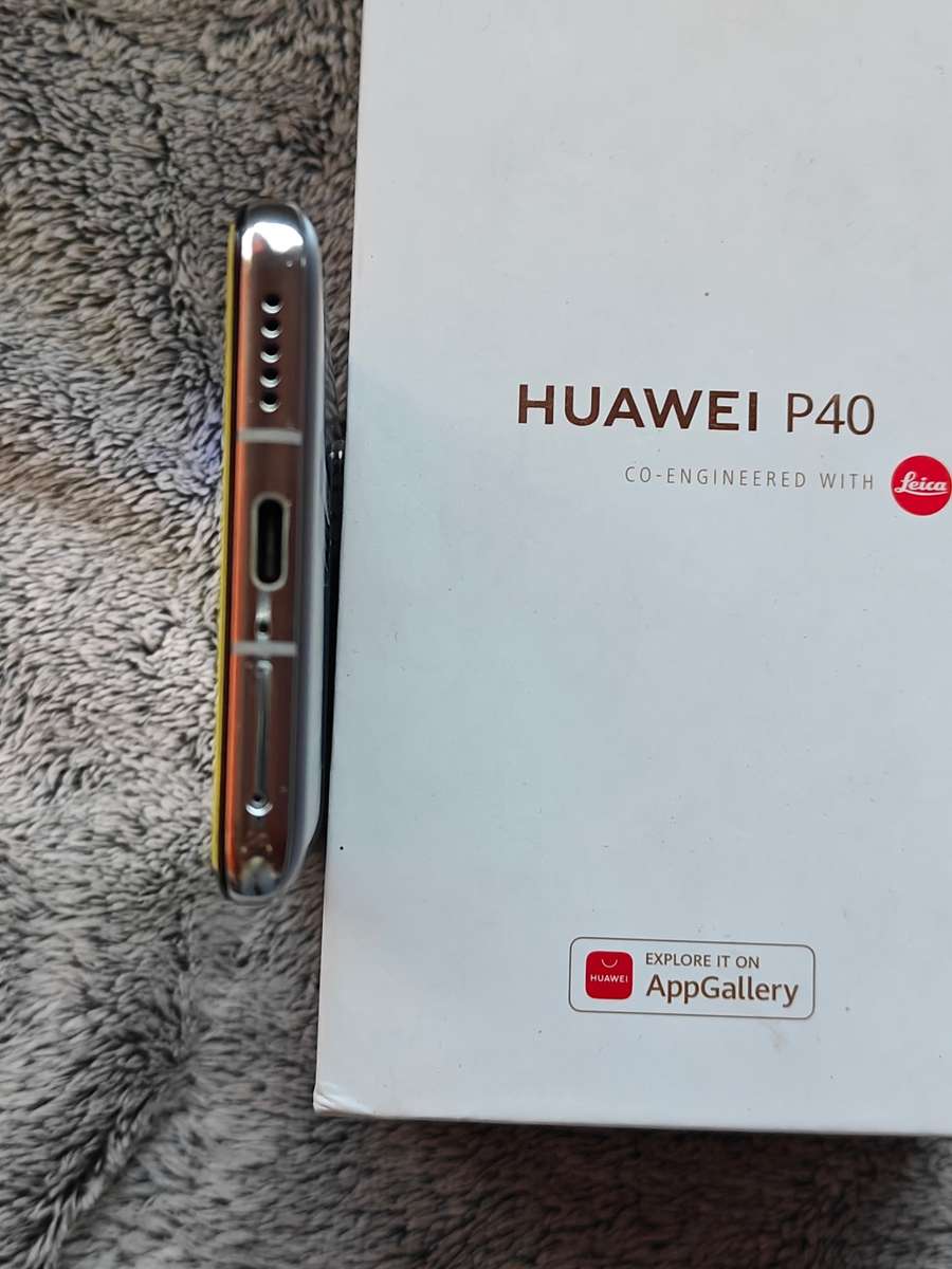 LATE ENTRY BARGAIN - HUAWEI P40 , 8/128GB, SILVER FROST, POUCH