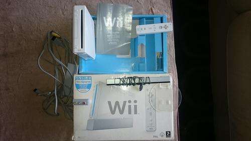 "BUNDLE AUCTION" Nintendo Wii Gaming Console in the box+NEW DreamGEAR 3 in 1 Fitness for Wii Fit