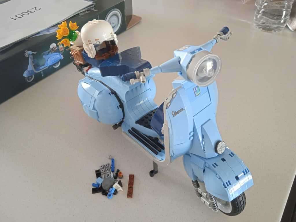 Building blocks - Vespa scooter