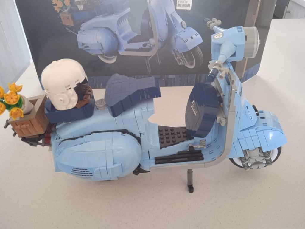 Building blocks - Vespa scooter