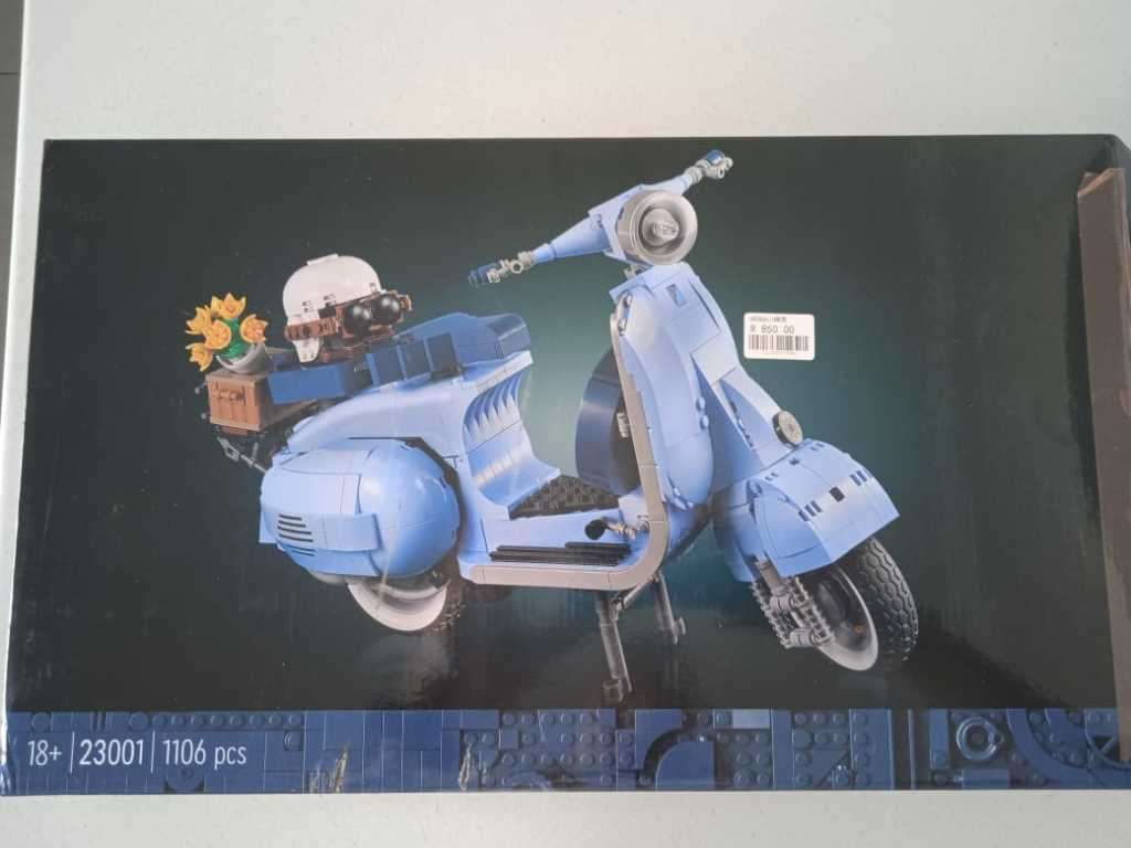 Building blocks - Vespa scooter