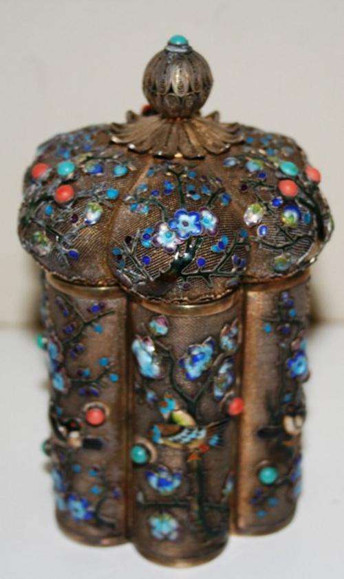 Silver Oriental cigarette Holder