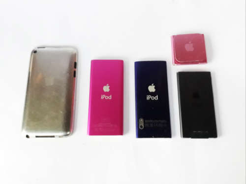 Lot of ipods for parts or repair