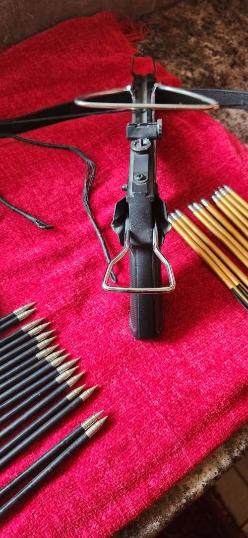 2xMini Crossbows with 44 Assorted Arrows