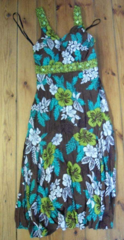 MADISON LEIGH, USA Label, Women's dress lovely detail summer / wedding Size 10