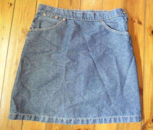 LEVI's Blue Denim Skirt Size M / 10