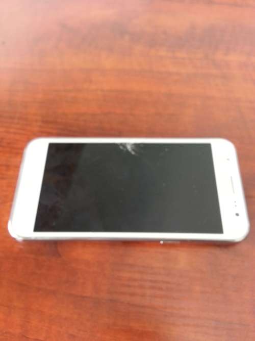 Samsung J500 (Screen Cracked)