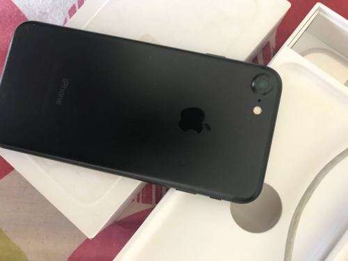 iPhone 7 matte black 32GB with fine crack on screen (GREAT condition)