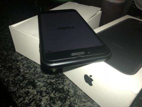 iPhone 7 Matte Black(128GB capacity) *PRESTINE CONDITION * 8/10, comes with BOX and all ACCESSORIES