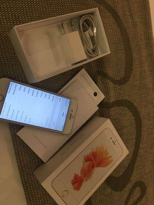 iPhone 6S Rose Gold (64GB capacity) *EXCELLENT CONDITION * 9/10, comes with BOX and charger