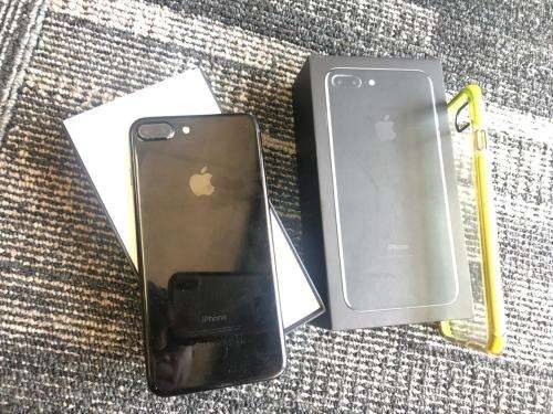 iPhone 7 Plus Jet Black (128 GB capacity) *GREAT CONDITION* with box & accessories
