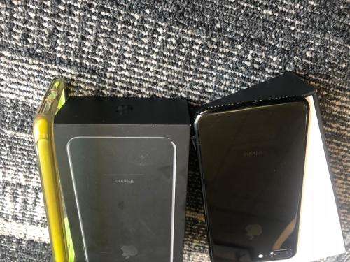 iPhone 7 Plus Jet Black (128 GB capacity) *GREAT CONDITION* with box & accessories