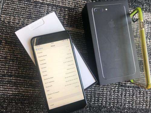 iPhone 7 Plus Jet Black (128 GB capacity) *GREAT CONDITION* with box & accessories