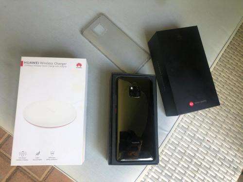 Huawei Mate 20 Pro,128GB *PRESTINE CONDITION * 10/10,comes with box & all ACCESSORIES