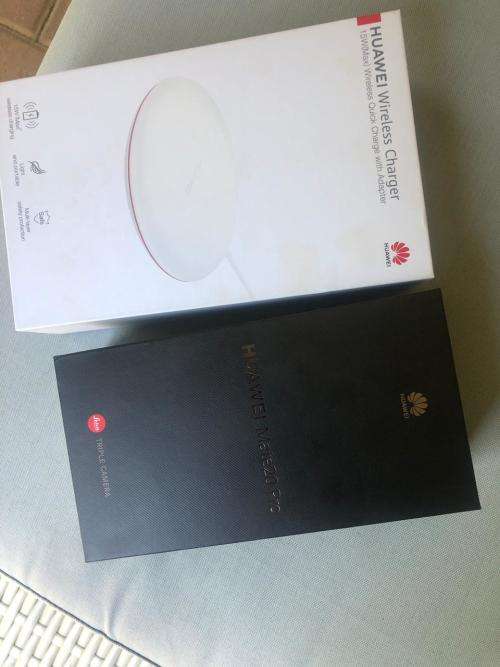 Huawei Mate 20 Pro,128GB *PRESTINE CONDITION * 10/10,comes with box & all ACCESSORIES