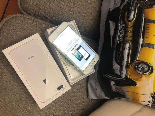 iPhone 8 Plus Silver (64GB capacity) *EXCELLENT CONDITION* + box and all accessories