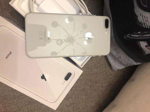 iPhone 8 Plus Silver (64GB capacity) *EXCELLENT CONDITION* + box and all accessories
