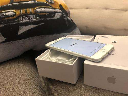 iPhone 8 Plus Silver (64GB capacity) *EXCELLENT CONDITION* + box and all accessories