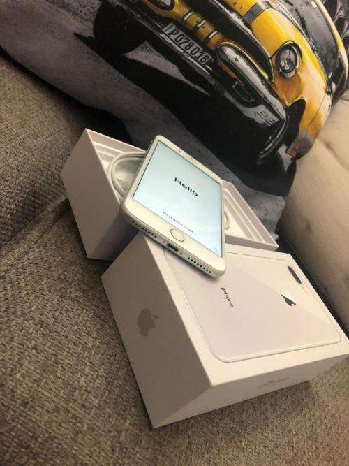 iPhone 8 Plus Silver (64GB capacity) *EXCELLENT CONDITION* + box and all accessories