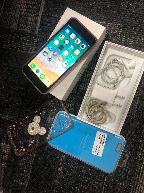 iPhone 6 Plus Silver (64GB capacity) *GREAT CONDITION* + box and all accessories