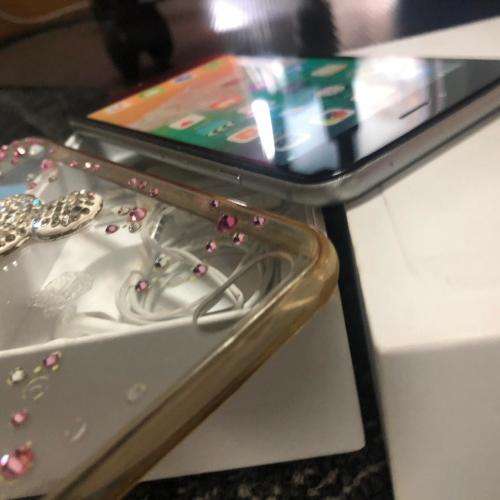 iPhone 6 Plus Silver (64GB capacity) *GREAT CONDITION* + box and all accessories