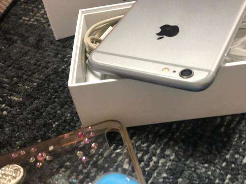 iPhone 6 Plus Silver (64GB capacity) *GREAT CONDITION* + box and all accessories