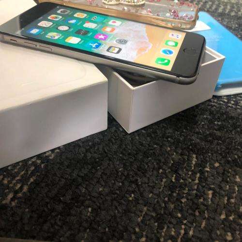 iPhone 6 Plus Silver (64GB capacity) *GREAT CONDITION* + box and all accessories