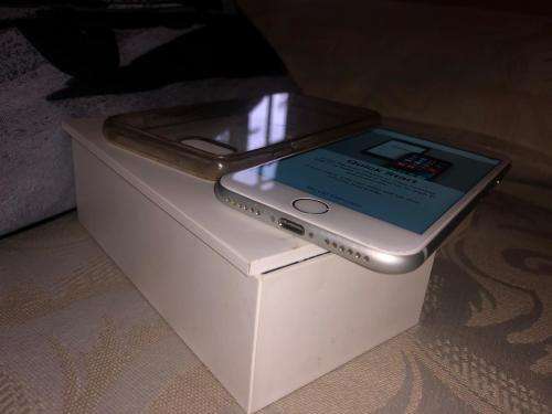iPhone 7 Silver (32GB capacity) *EXCELLENT CONDITION * , comes with box and accessories