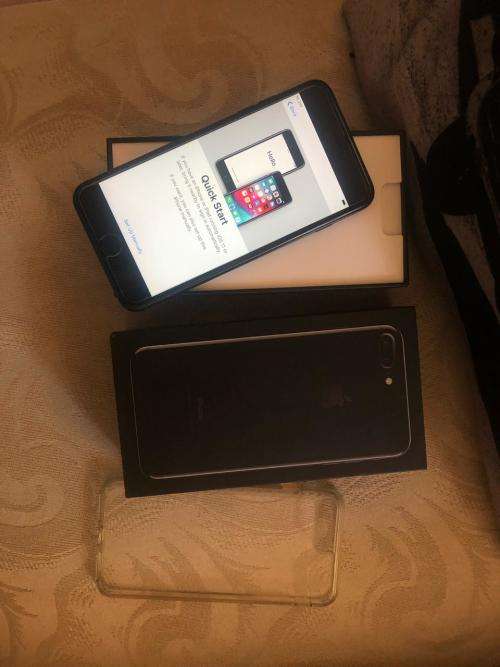 iPhone 7 Plus Jet Black,128GB *EXCELLENT CONDITION * 8/10, comes with box & ACCESSORIES