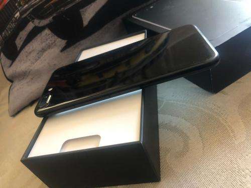 iPhone 7 Plus Jet Black,128GB *EXCELLENT CONDITION * 8/10, comes with box & ACCESSORIES