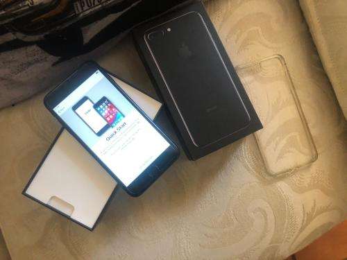 iPhone 7 Plus Jet Black,128GB *EXCELLENT CONDITION * 8/10, comes with box & ACCESSORIES