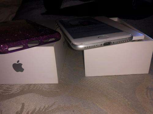 iPhone 7 Silver (32GB capacity) *GREAT CONDITION * , comes with box and all accessories