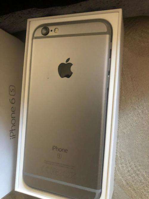 iPhone 6S Space Grey (16GB capacity) *GREAT CONDITION* + box and all accessories