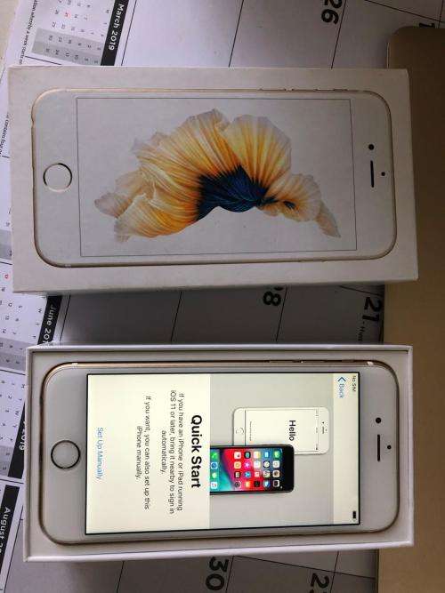 iPhone 6S Gold (64GB capacity) *IN EXCELLENT CONDITION* , comes with box and accessories