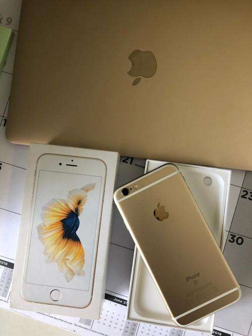 iPhone 6S Gold (64GB capacity) *IN EXCELLENT CONDITION* , comes with box and accessories