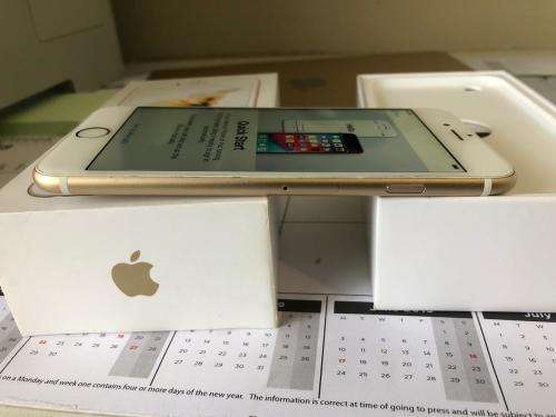 iPhone 6S Gold (64GB capacity) *IN EXCELLENT CONDITION* , comes with box and accessories