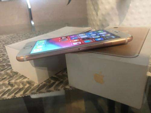 iPhone 7 Rose Gold (128GB capacity) *EXCELLENT CONDITION * , comes with box and accessories