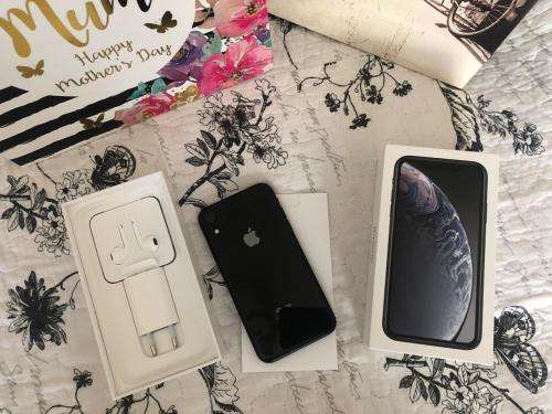 iPhone XR Black (64GB capacity) *EXCELLENT CONDITION *  & all accessories