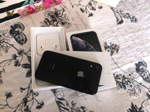 iPhone XR Black (64GB capacity) *EXCELLENT CONDITION *  & all accessories