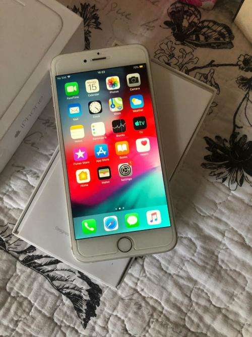 iPhone 6 Plus Silver (64GB) *EXCELLENT CONDITION* + box & accessories