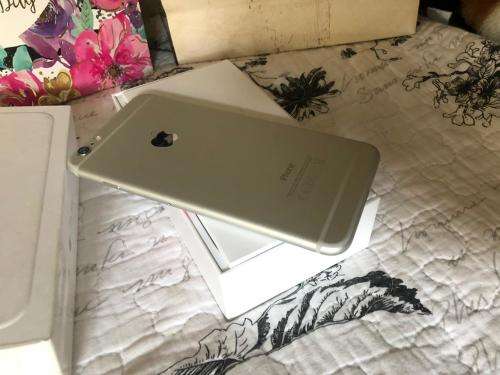 iPhone 6 Plus Silver (64GB) *EXCELLENT CONDITION* + box & accessories