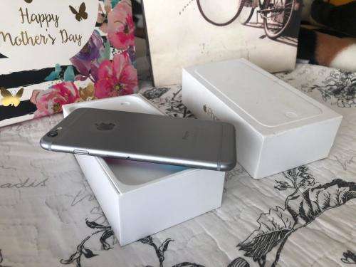 iPhone 6 Plus Space Grey(64GB ) *LOOKS BRAND NEW *, comes with box and accessories