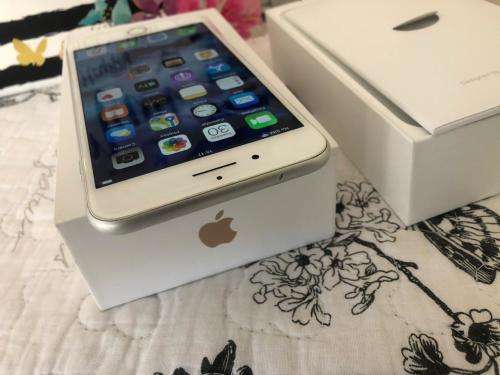 iPhone 7 Plus Silver (128GB) *EXCELLENT CONDITION* + box & accessories