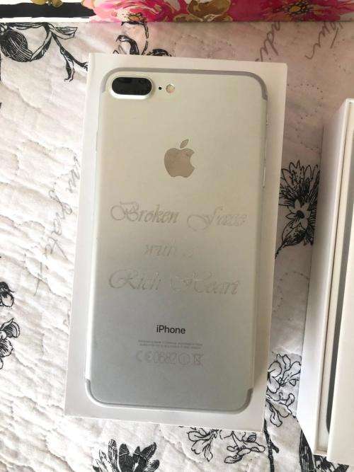 iPhone 7 Plus Silver (128GB) *EXCELLENT CONDITION* + box & accessories