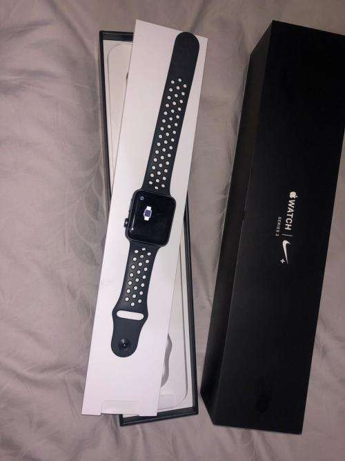 Apple Watch Series 3 (NIKE EDITION) 44mm Space Grey with Black Sport Band EXCELLENT CONDITION