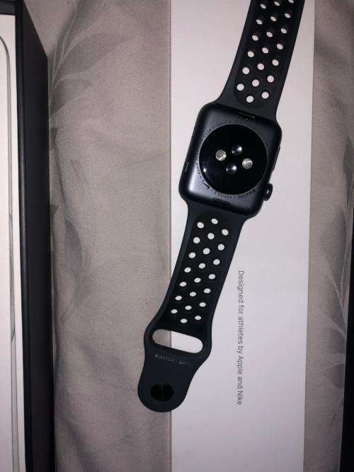 Apple Watch Series 3 (NIKE EDITION) 44mm Space Grey with Black Sport Band EXCELLENT CONDITION